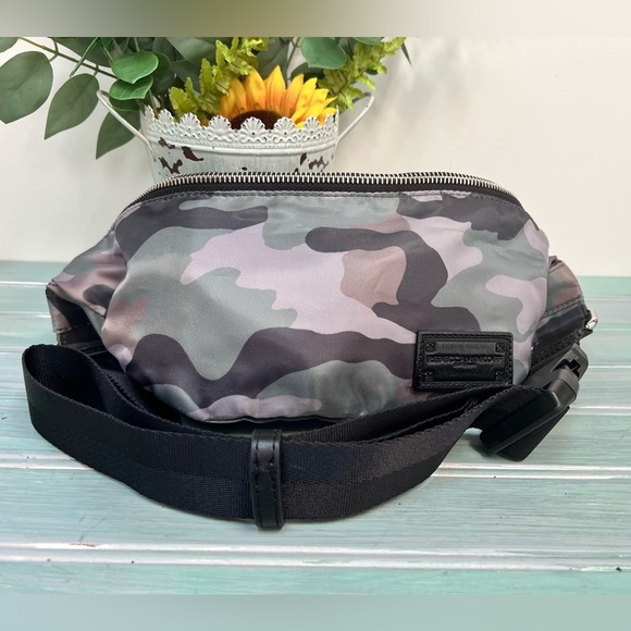 Rebecca Minkoff Camo Chest / Fanny Pack NWOT - Picture 4 of 14